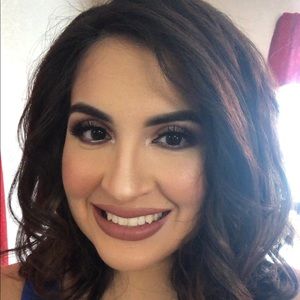 Meet your Posher, Mayra